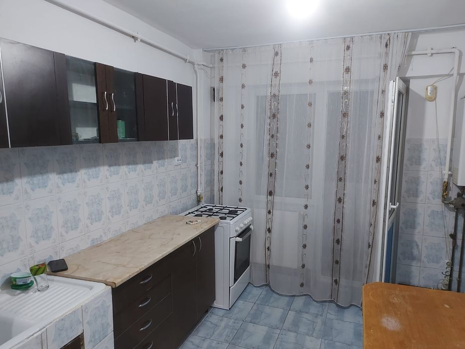 Închiriez apartament 2 camere