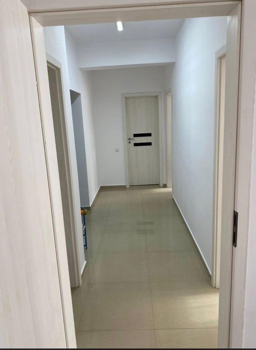 Proprietar închiriez apartament 3 camere zona apusului militari