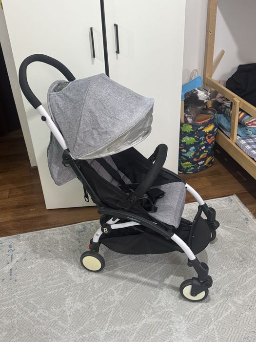 Продам прогулочная коляска легкая