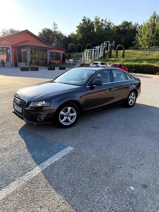 Продавам Ауди А4 2.0 TDI седан в добро състояние