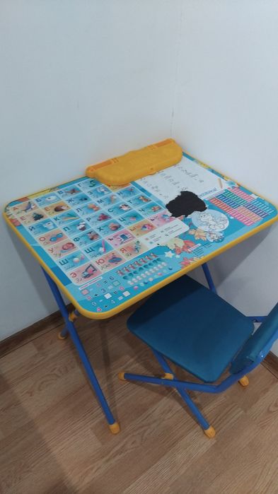 Парта со стульем