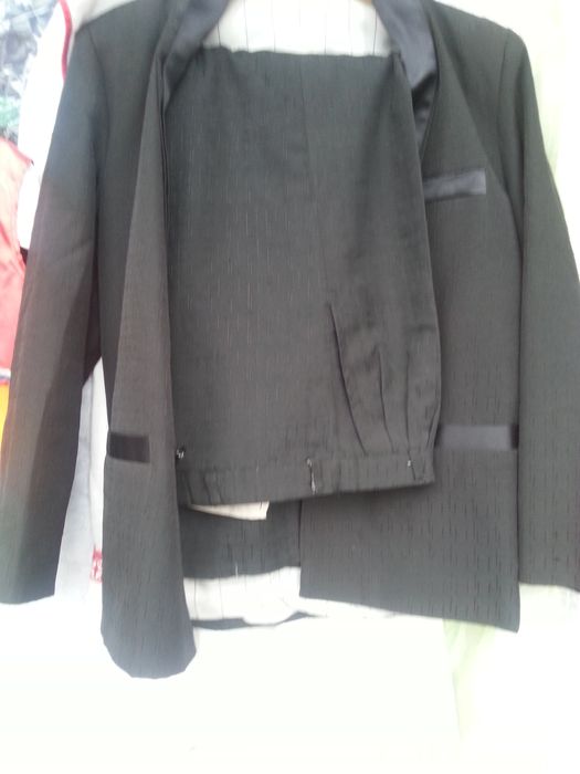 Костюм чёрный 44 размер