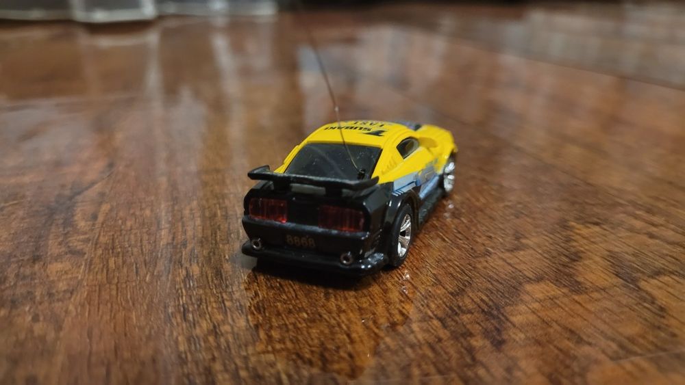 Masina cu telecomanda 1/64 Ford Mustang GT 2006