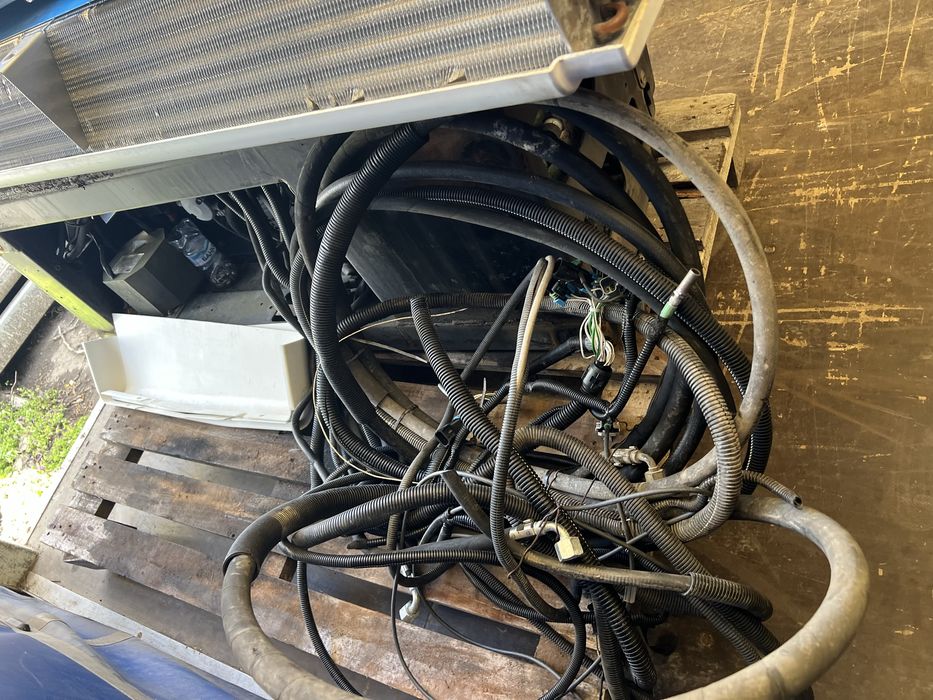 Хладилен Агрегат CARIER -   XARIOS 600 12/220V