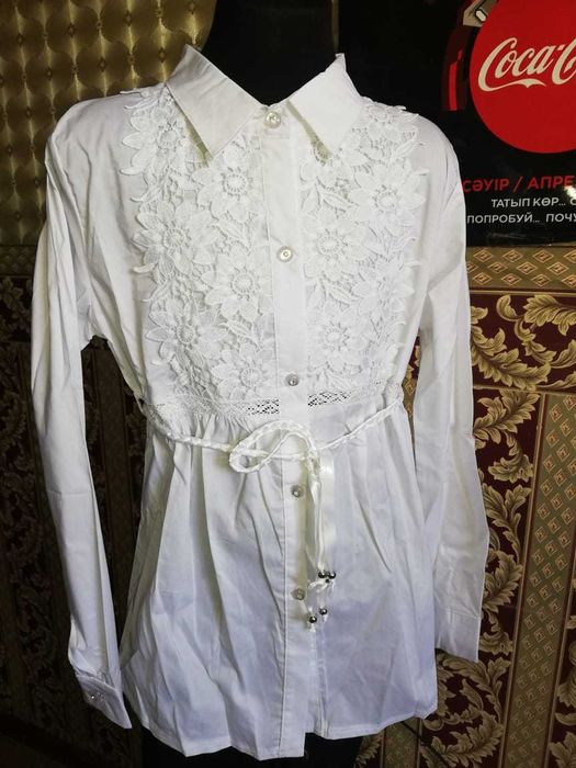 Блузка девочке в школу