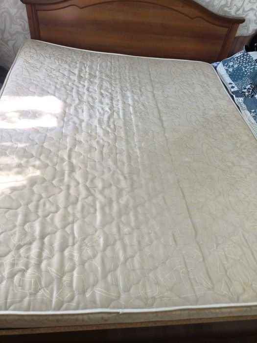 Продам матрас 160 х 200.