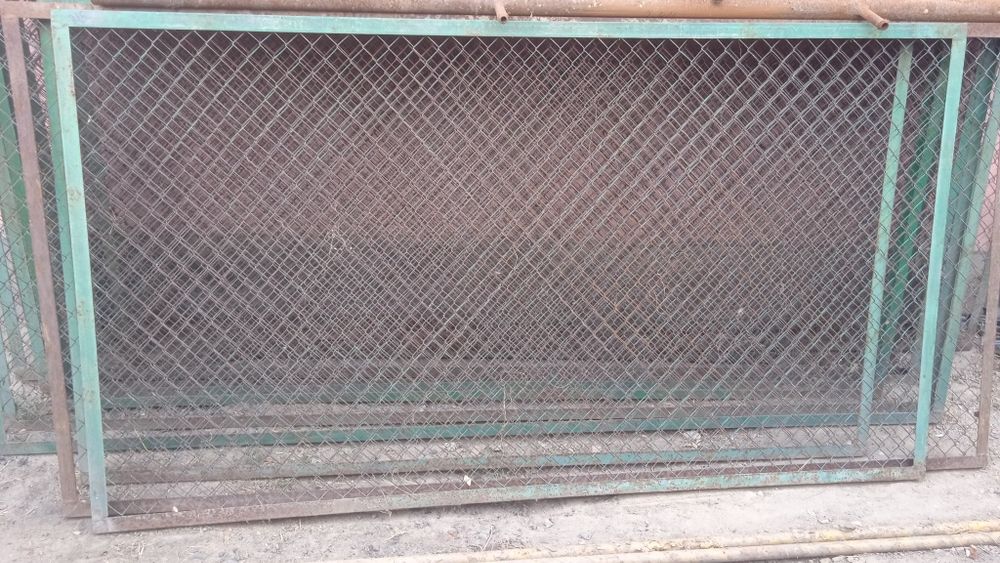 Забор сетка рабица,цена за секцию.