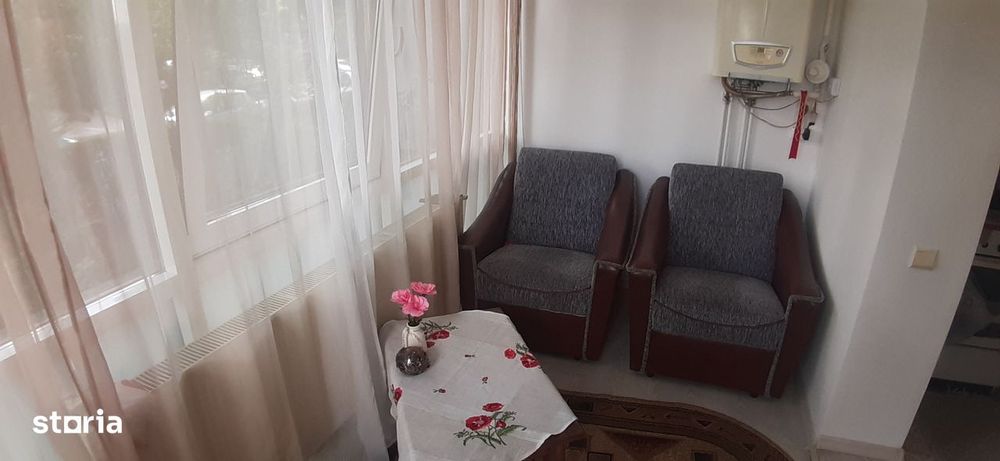 Vindem 2 camere Scriitorilor, parter cu balcon 68 mp.