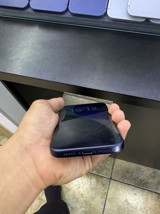 Iphone 17 pro blue