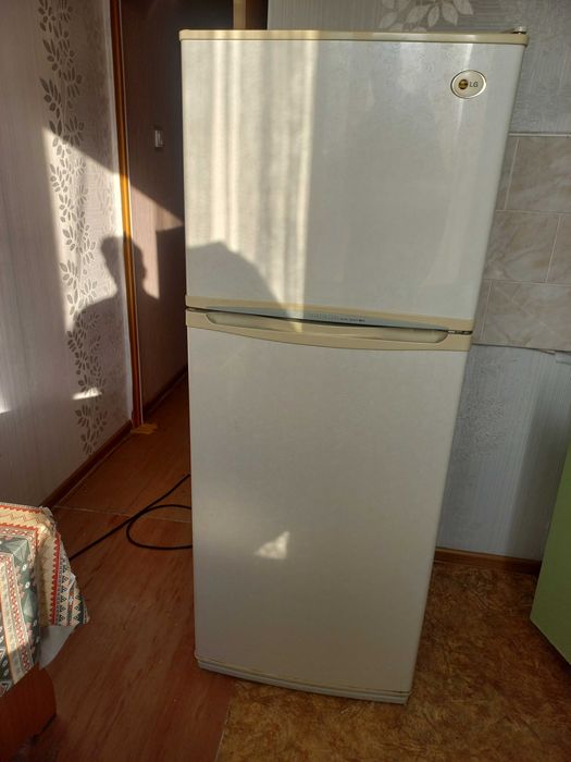 Холодильник LG, отлично работает