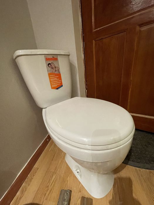 Продам унитаз Sanita