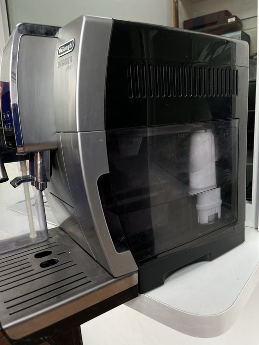 Кофемашина Delonghi Dinamica Plus