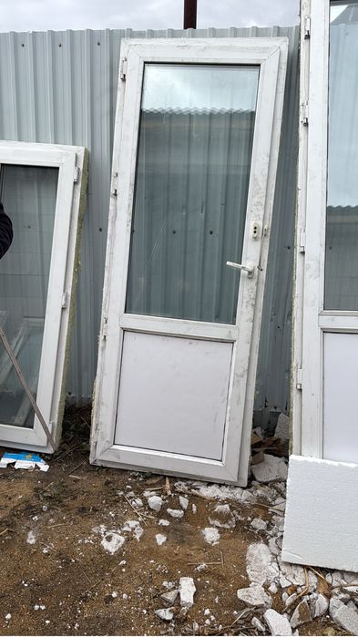 Пластиковые окна и витражные рамы бу