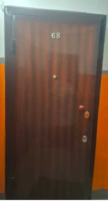 Продается железная дверь