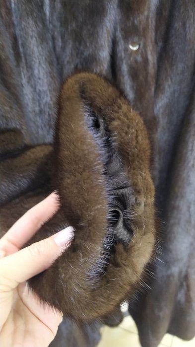 Продаётся женская шуба