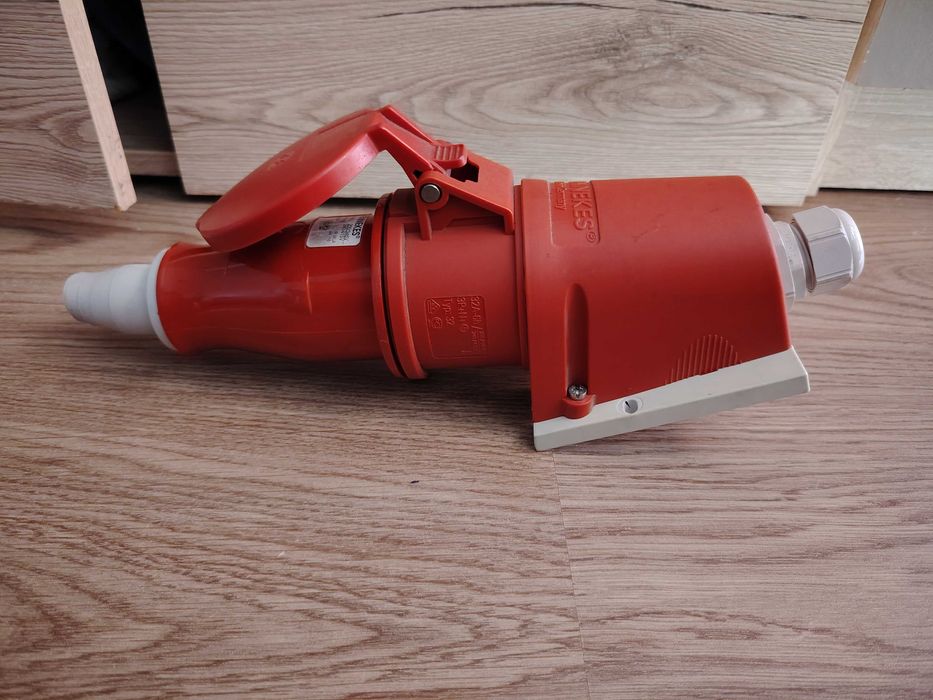 Priza + stecher Mennekes , 3P+N , 32 A , 200 - 415 V