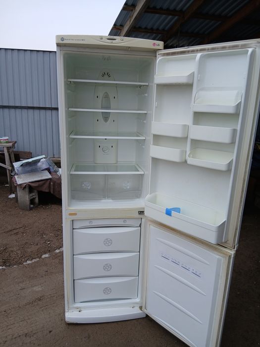 Холодильник LG с доставкой.