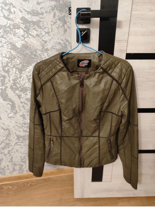 Женская кожанка. Размер 44-46
Модная современная