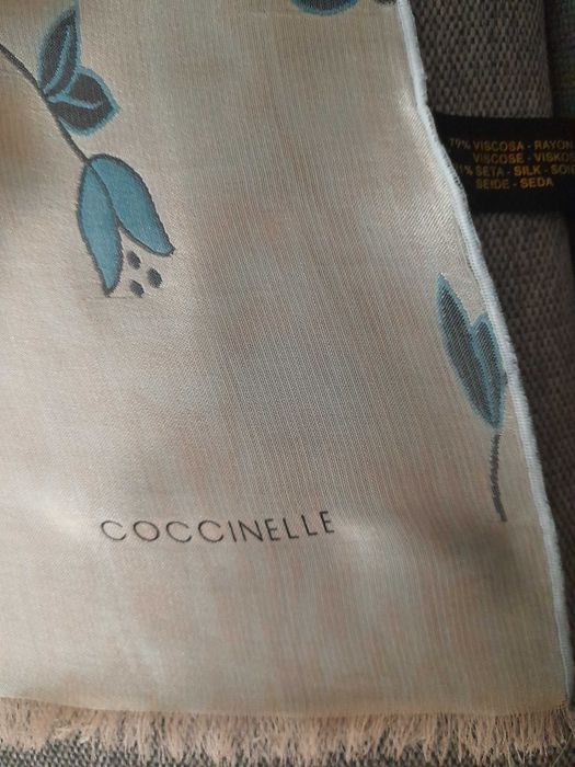 Esarfa Coccinelle, 150 lei