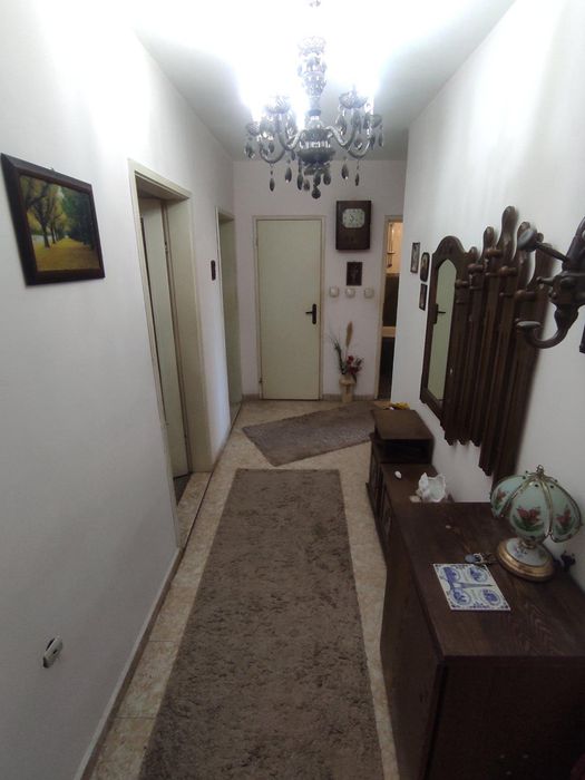 Продава се Тристаен апартамент в Бургас, Славейков - 90 кв.м за 1656 €/кв.м - Снимка #2