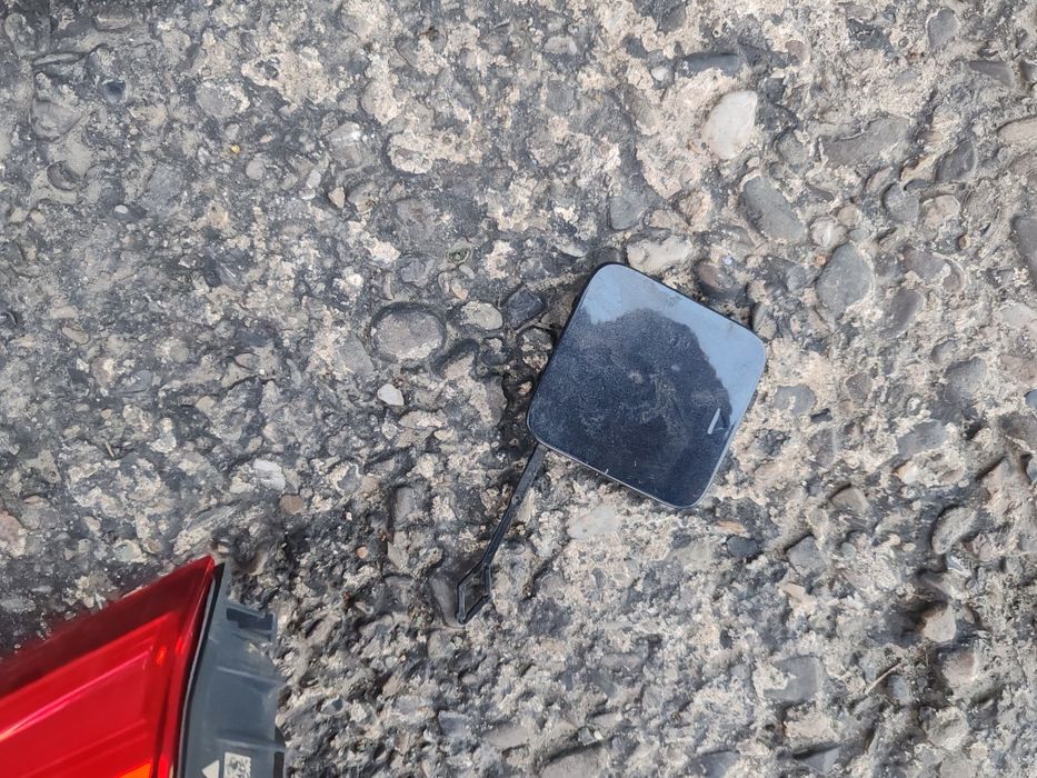 Grile /nări , stop dreapta haion ,catadioptru și capac Carling BMW g30