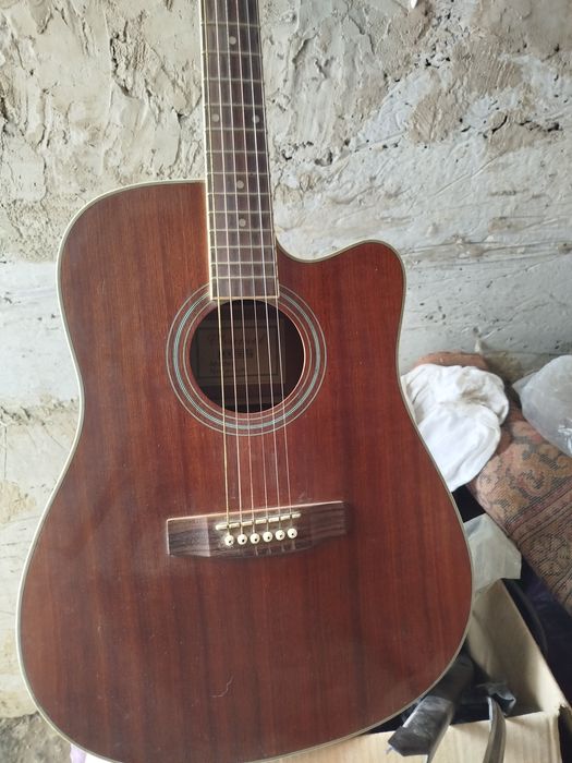 Продам гитару Chanel