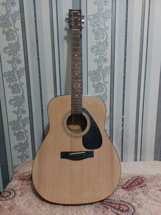 Yamaha F310 — акустическая гитара
