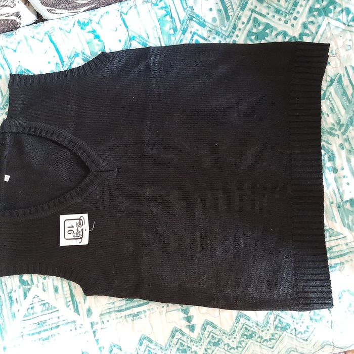 Продаю кофты жилеты к школе