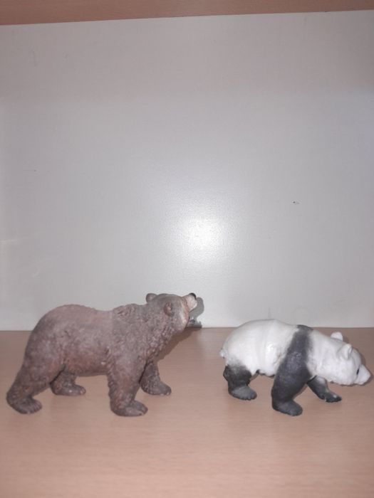 Игрушки животные цена договорная.