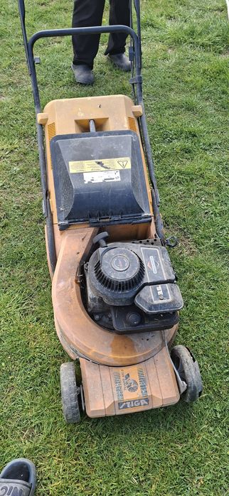 Vand mașină de tuns gazon