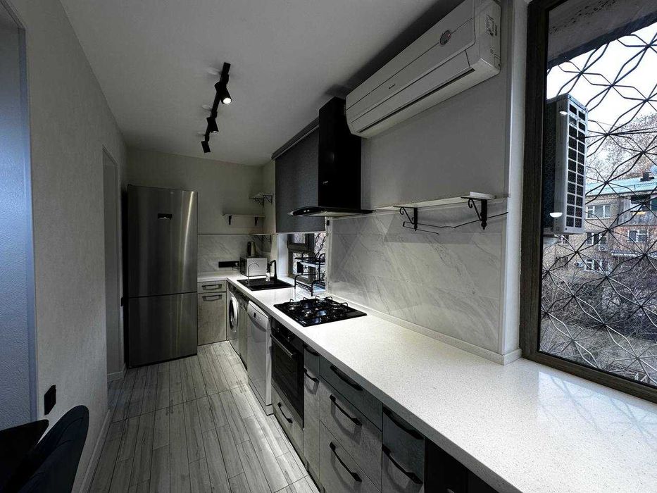 Продаётся 3х комнатная квартира - Метро Новза