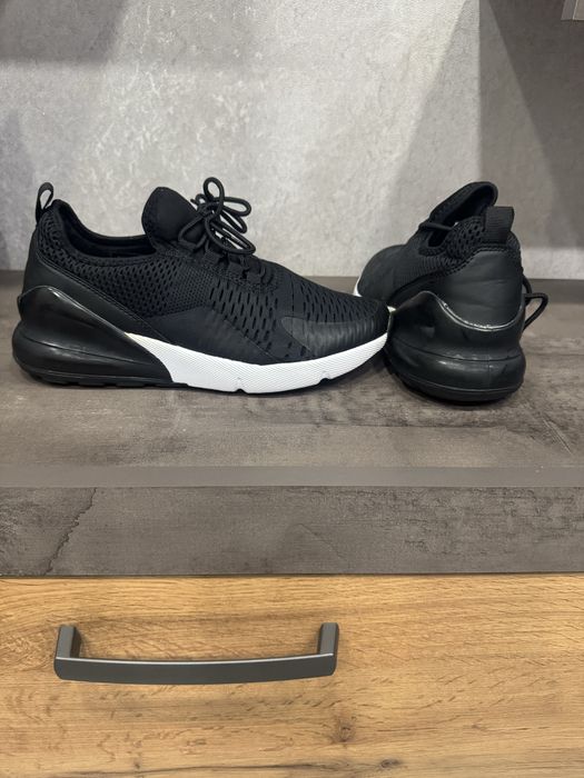 Кросовки черного цвета