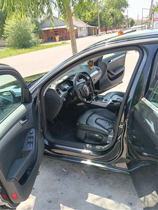 Dezmembrez Audi a4