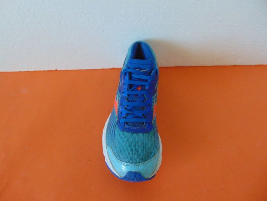 Mizuno Wave Sayonara 4 номер 40 Оригинални мъжки маратонки