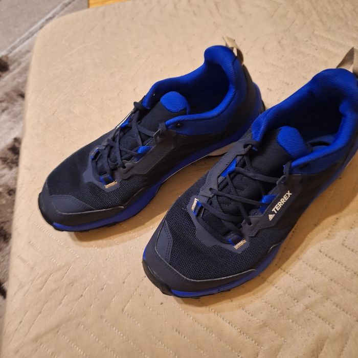 Продавам мъжки маратонки