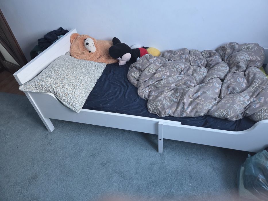 Vând pat extensibil Ikea Sundvik + somiera