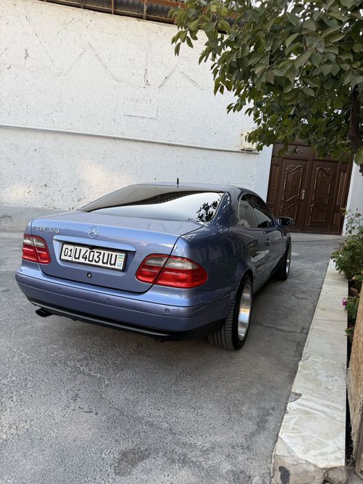 Mersedes benz clk320 kupee