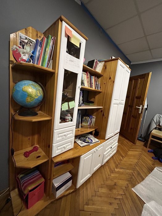 Продавам секция за хол или детска стая