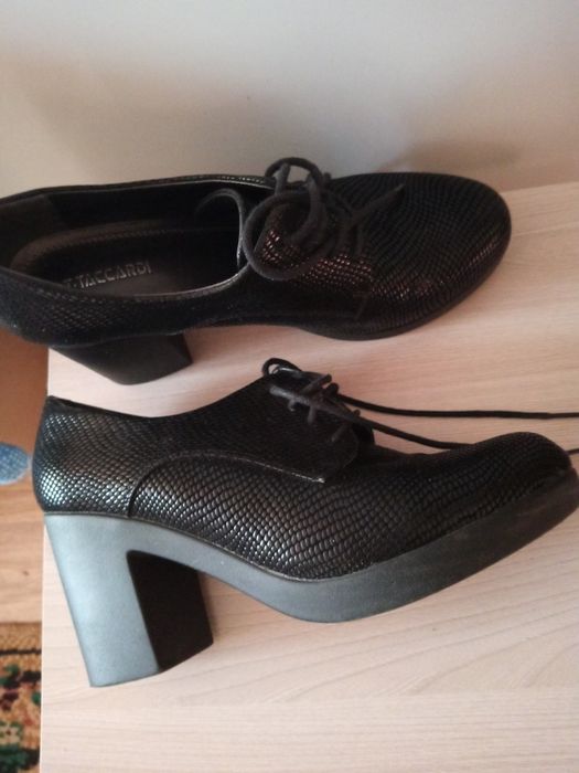 Продам ботильоны.