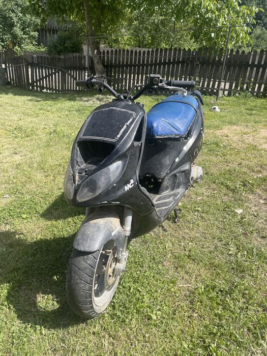 Scuter piaggio 2t ( citeste toata descriere )