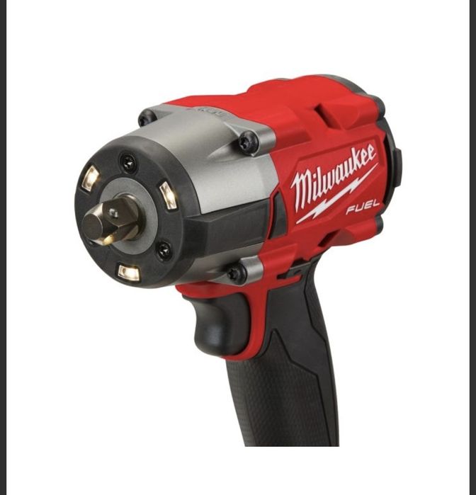 Акумулаторен ударен гайковерт Milwaukee