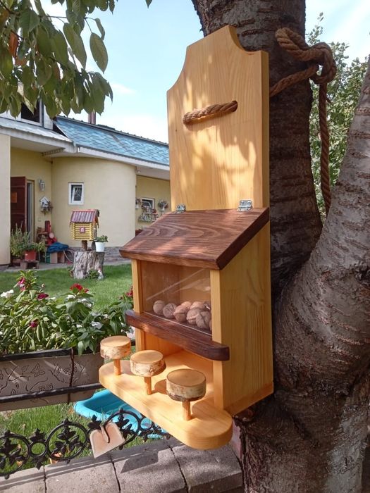 Кормушка для белок