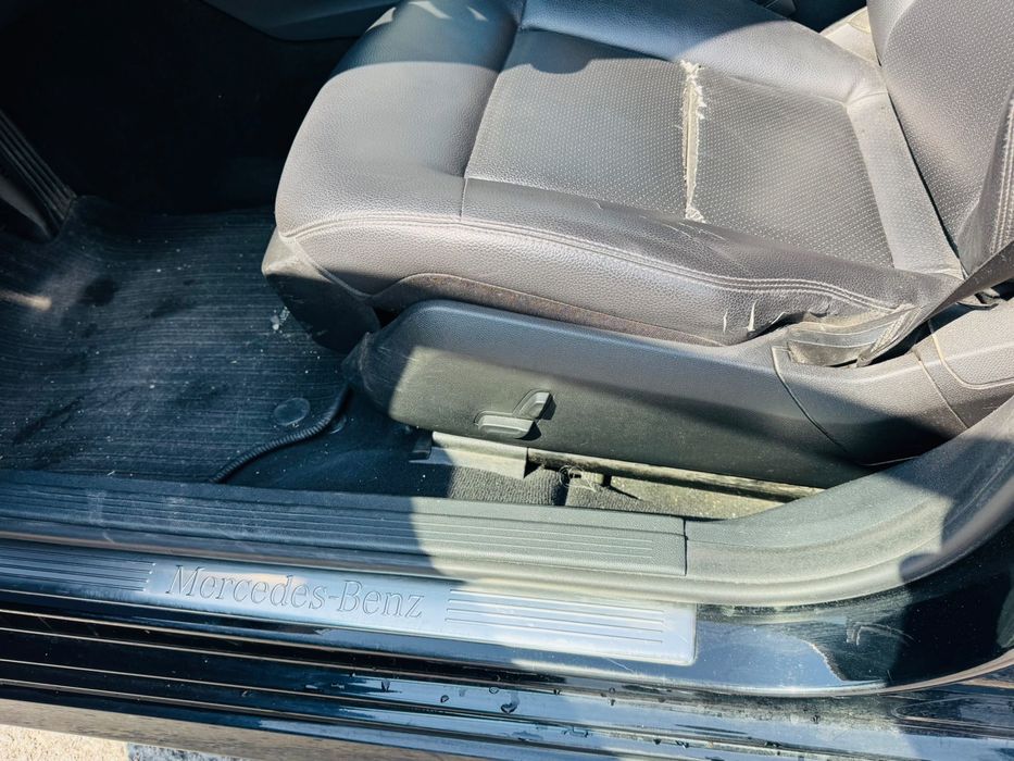 Vand sau schimb Mercedes E-Class 300