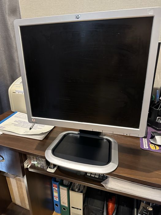 Монитор HP l1950