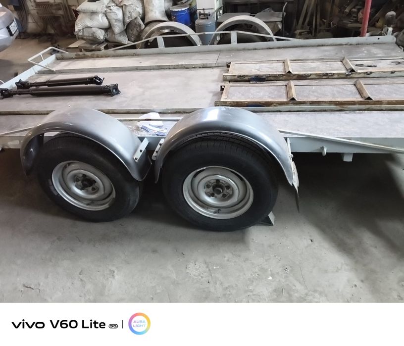 Продам прицеп эвакуатор с тормозами