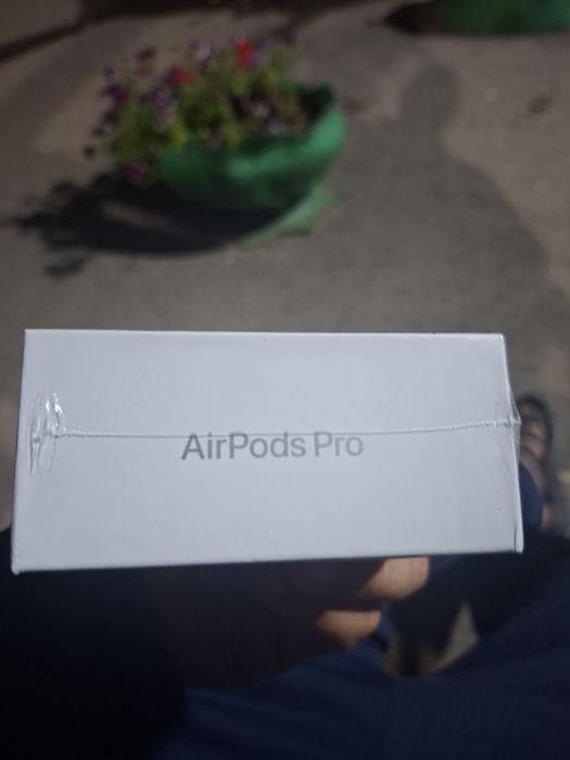 Airpods 2 pro Продам в упаковке не скрывалось