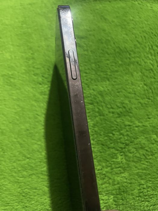 Iphone 12 pro в хорошем состояние