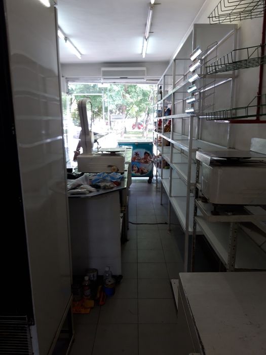 Оборудване за магазин.Стелаж 4,80м/2,20м вис.,охладител,фризер