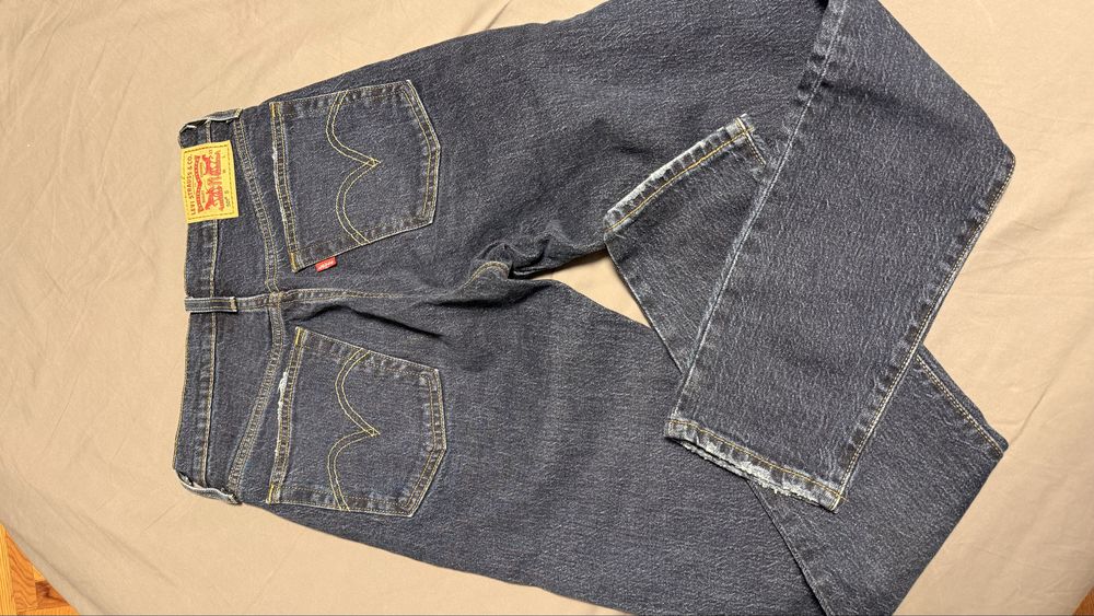 Дънки Levi’s нови