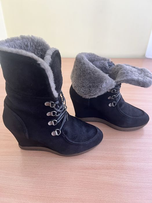 Продам женские сапоги 36 размера